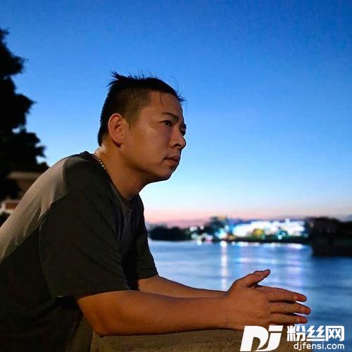 做自己（DJ版）的专辑