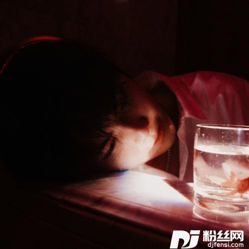 人间不值得cover:黄诗扶