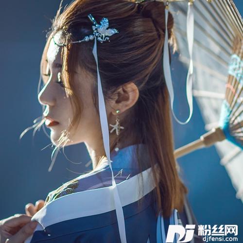 梨花泽泽远山远