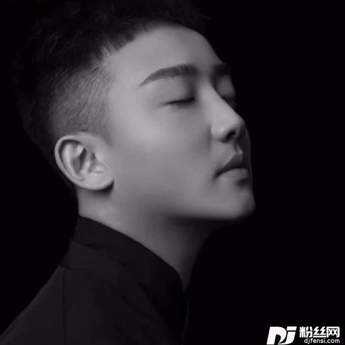 容易受伤的女人cover:蒙面ken歌的专辑