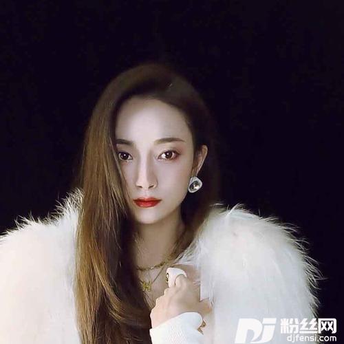 歌在飞cover:瞿英