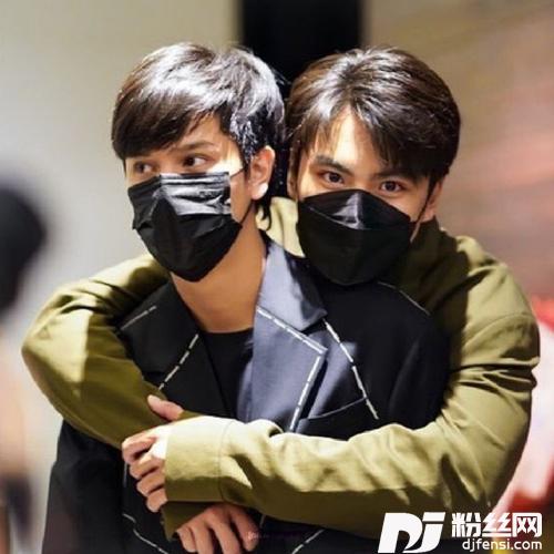 เพลงที่เพิ่งเขียนจบOURSONGเพลงประกอบซีรีส์แค่เพื่อนครับเพื่อนBADBUDDYSERIEScover:นนนกรภัทร์的专辑