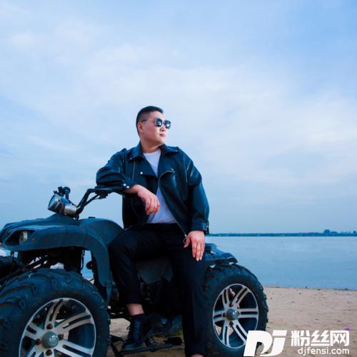 悲伤追我三万里cover:鲁昌雨