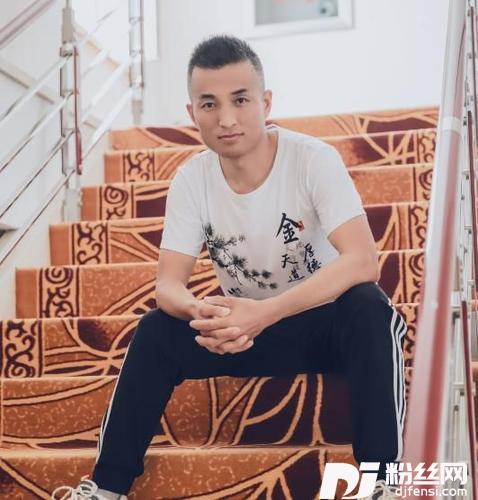 男人不容易cover:演唱：浩天