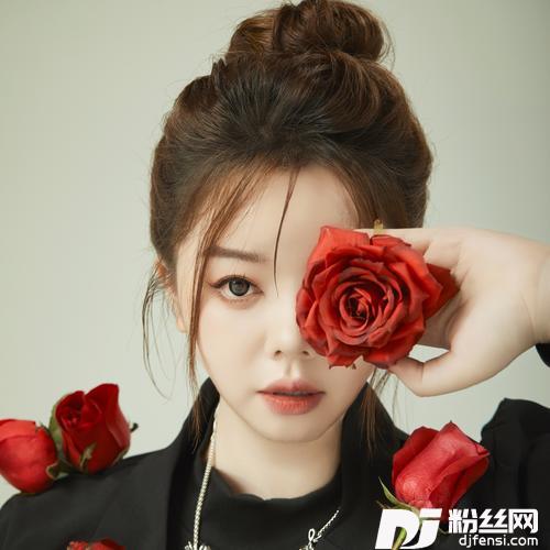 Bazaarcover:张靓颖的专辑