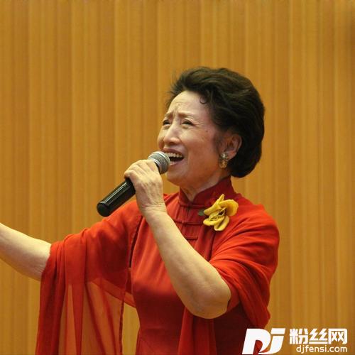 小米饭香来土窑洞暖的专辑
