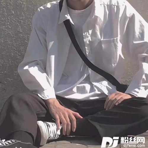 谁在最需要的时候轻轻拍着我肩膀治愈版
