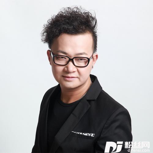 你的眼角流着我的泪