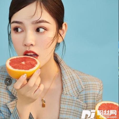 <em>LetMeDownSlowly</em>的专辑