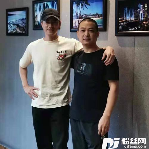 走过咖啡屋cover:千百惠
