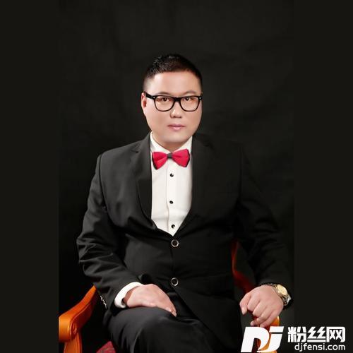 我把思念印在月亮上